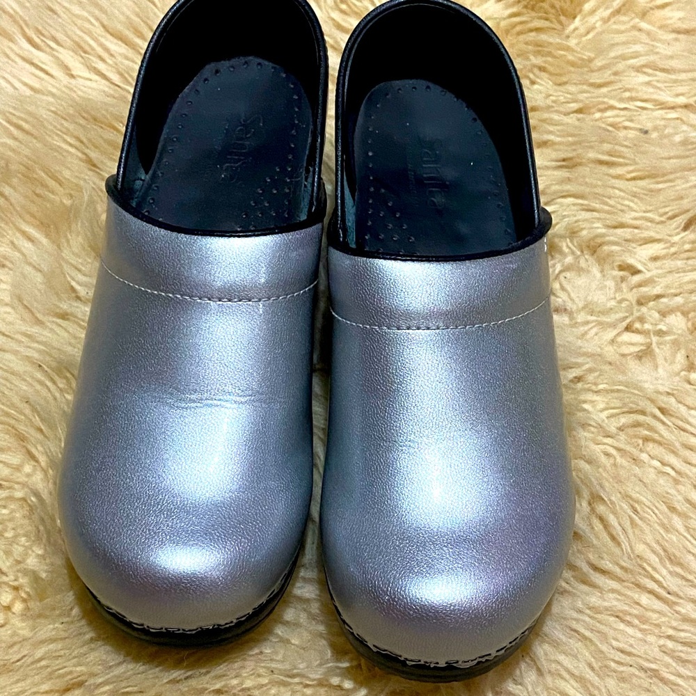 Sanita clogs